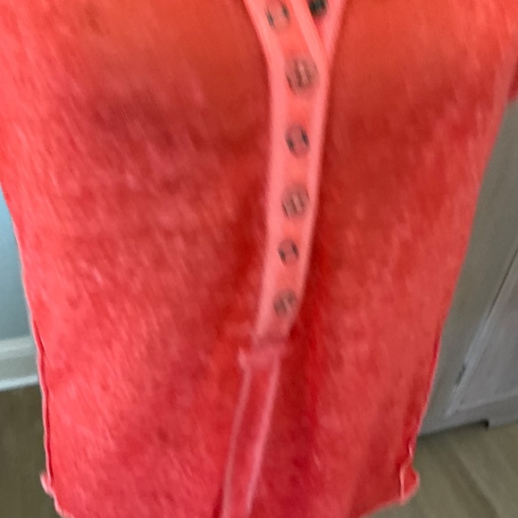 We the Free Free People Kia Henley Button T-Shirt strawberry burnout paper thin - Picture 14 of 15